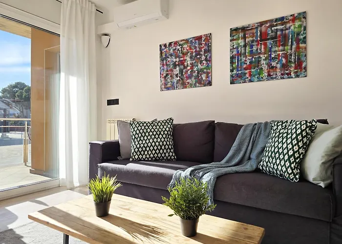 Felicia Apartment *